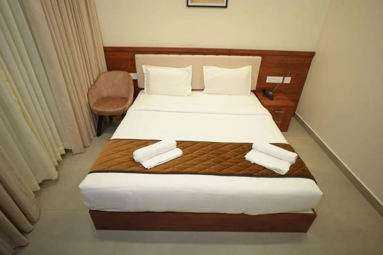 Royalton Residency Hotel Mundakayam