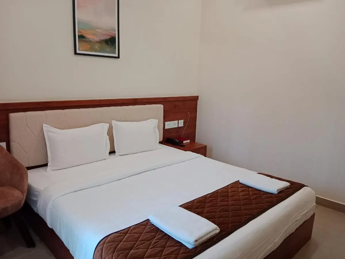 Royalton Residency Hotel Mundakayam